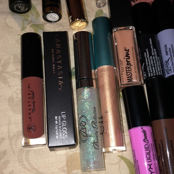 Huge Liquid Lipstick and Eyeliner Bundle - Picture 3 of 5